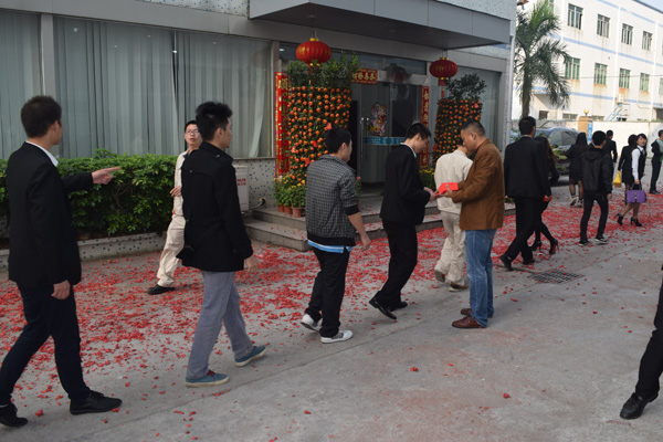 領(lǐng)開工利是嘍
